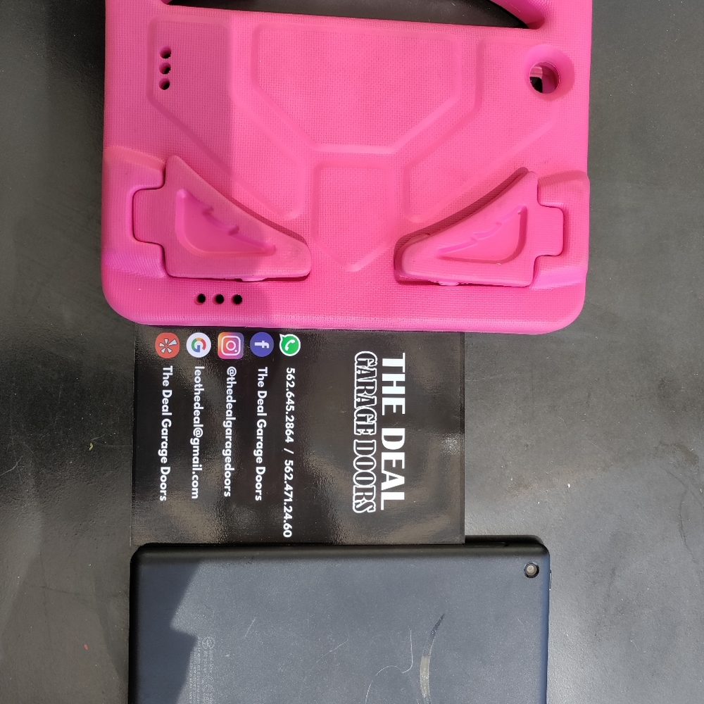 Amazon fire tablet - Picture 3 of 5